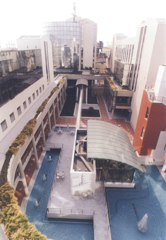 Büro- und Geschäftsgebäude Porto Center — Foto 2