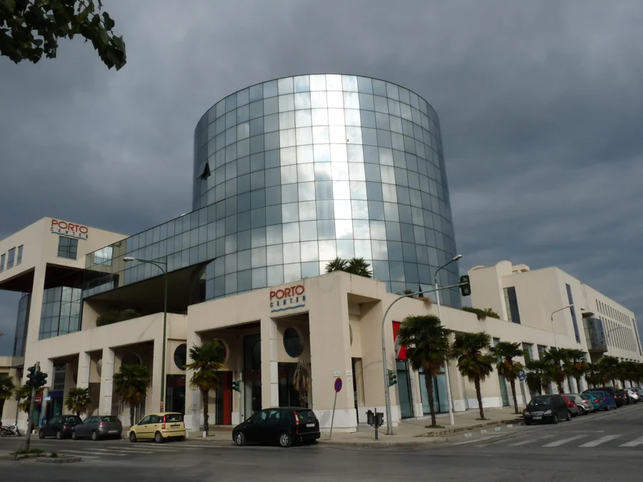 Büro- und Geschäftsgebäude Porto Center