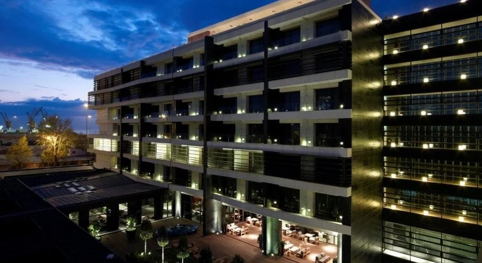 MET HOTEL — 5 stars