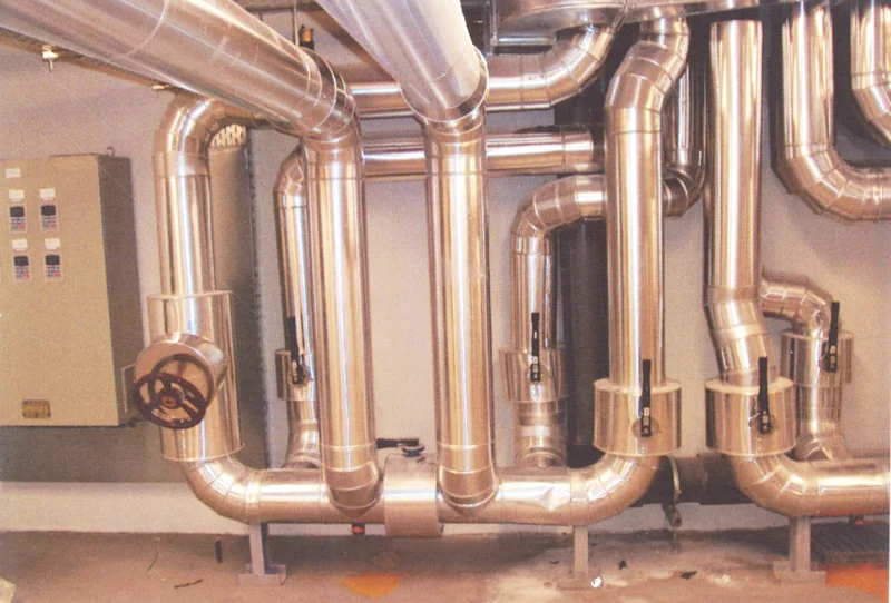 Air conditioning manifold