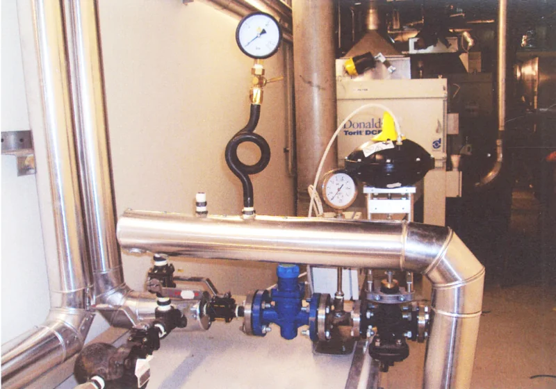 Steam supply to a central air handling unit