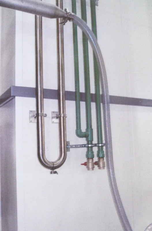 Water supply and pharmaceutical water pipework
